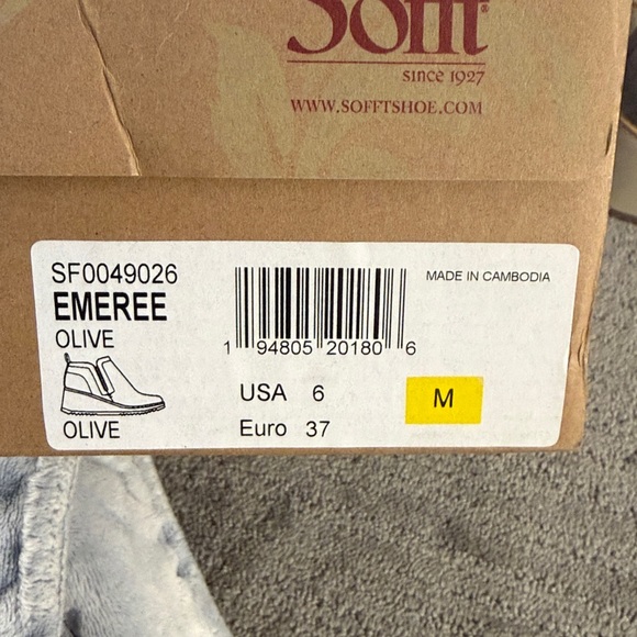 Sofft Emeree Olive Ankle Boots - Picture 5 of 5